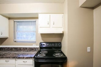 Building Photo - 9406 Grannis St