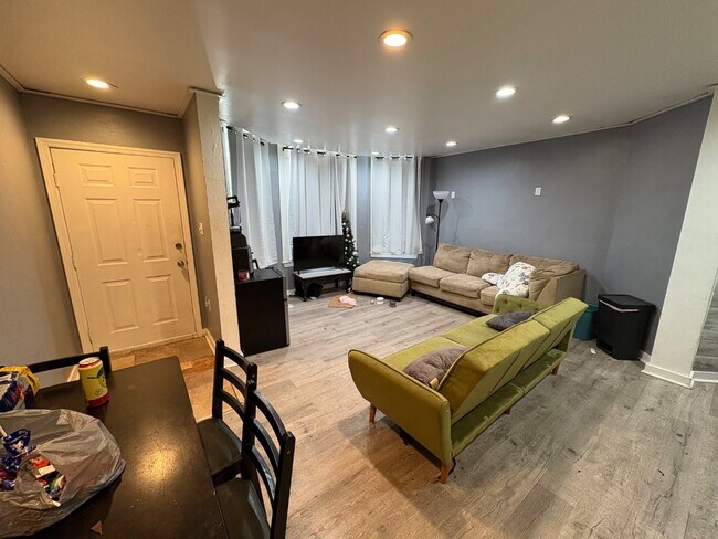 Foto del edificio - 5807 Hobart St