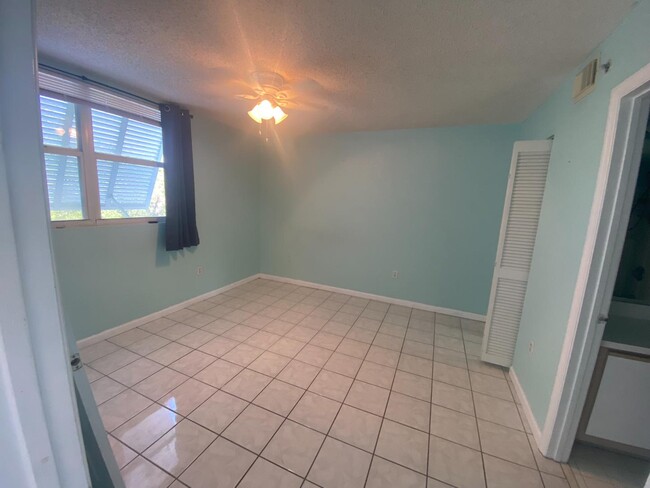 Building Photo - 3675 Seaside Dr