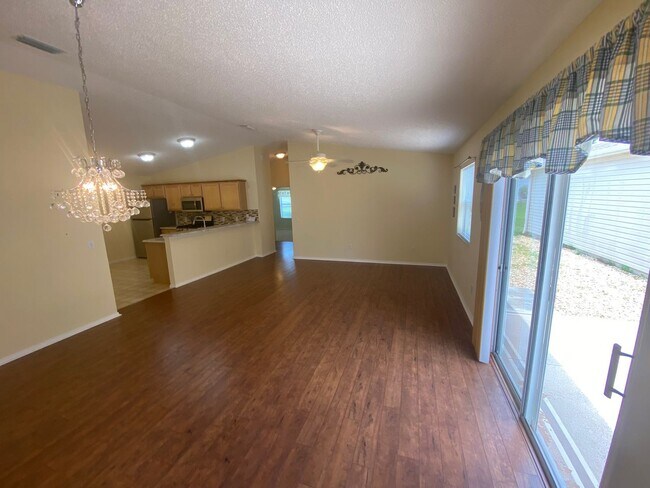 Building Photo - Lovely and Spacious Unfurnished, 2 + 2 Pat...