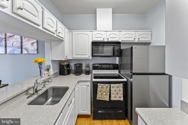 Foto del edificio - 301 S Reynolds St