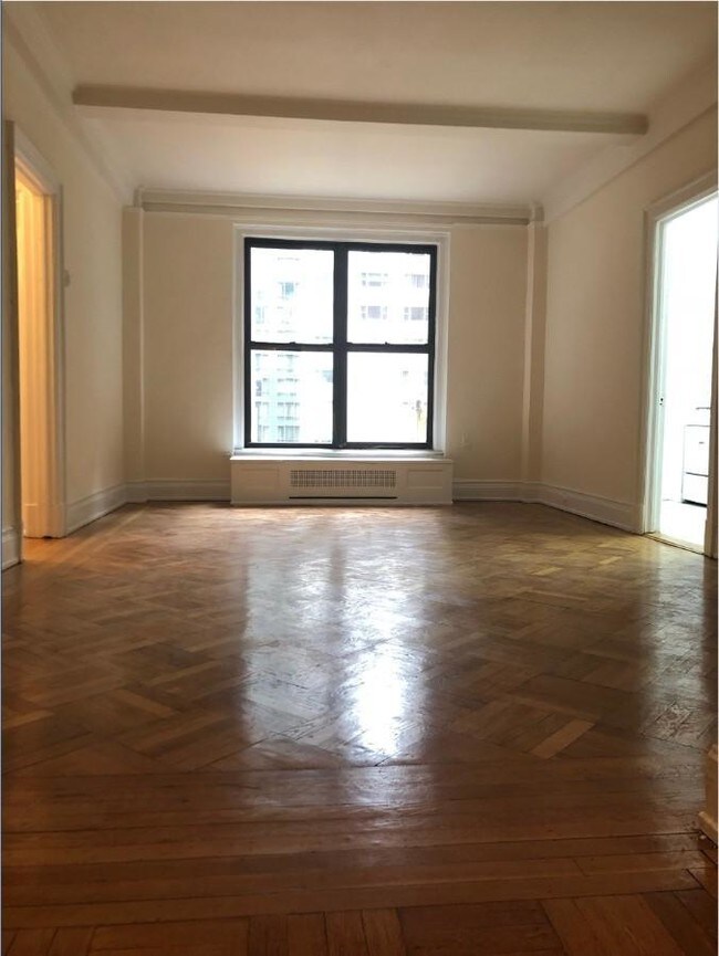 Building Photo - 105 W 55th St