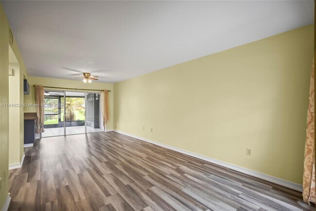 Foto del edificio - 12261 Lake Loop Rd