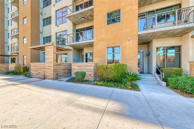 Building Photo - 353 E Bonneville Ave