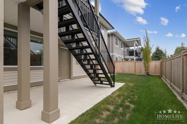 Photo du bâtiment - Beautiful, Brand New 2 Bedroom Suite for R...