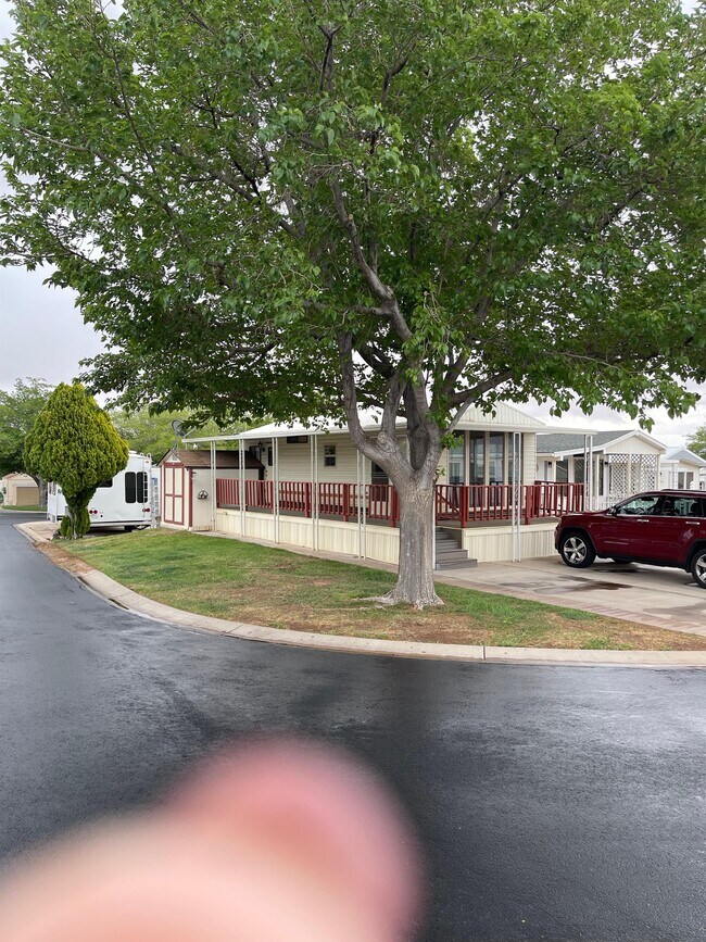 Building Photo - 1150 W Red Hills Pkwy