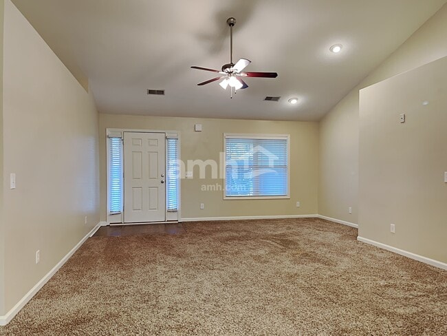 Building Photo - 128 Heartstone Cir