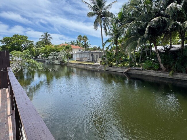 Foto del edificio - 3665-3667-3667 NW 17th Way
