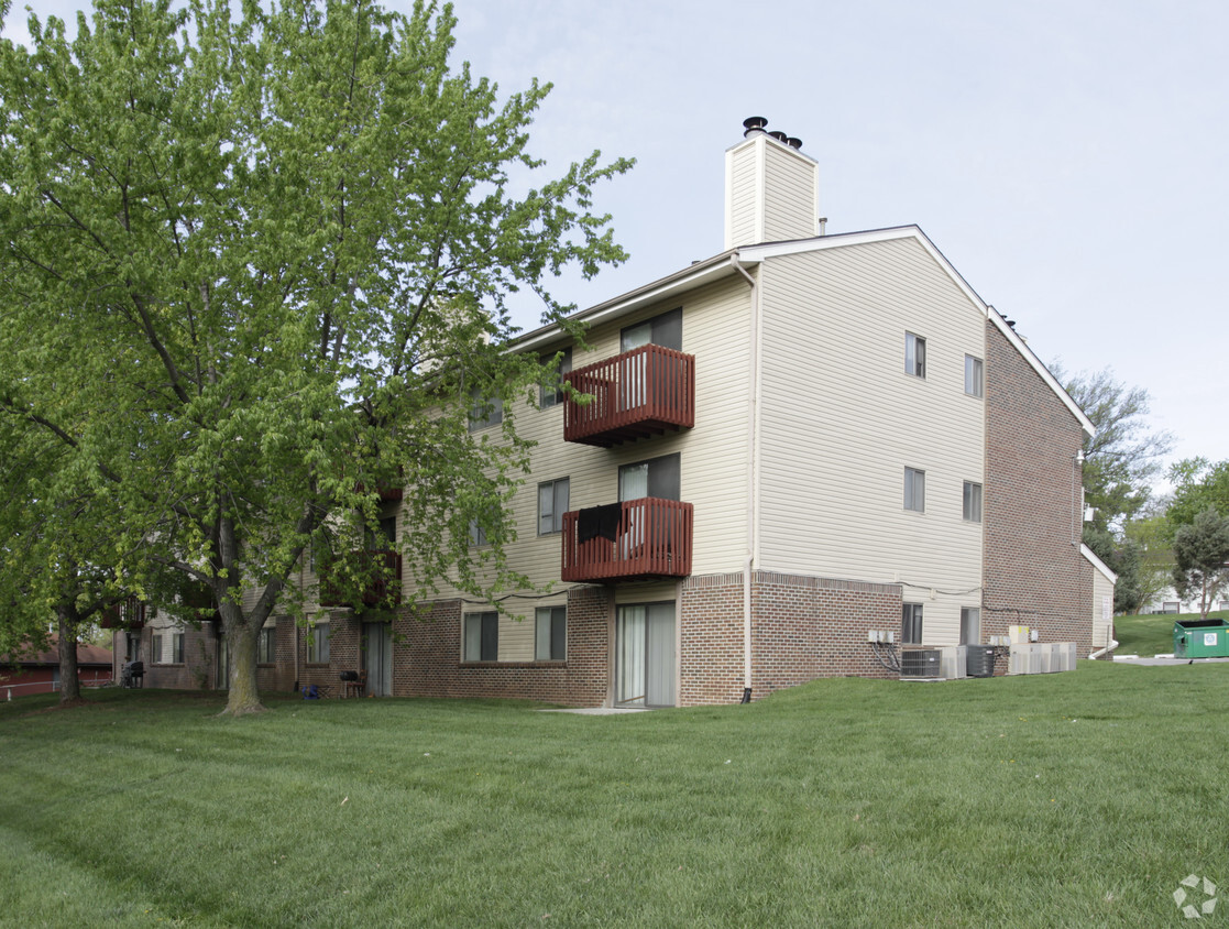 Primary Photo - Oakbrook Apartments