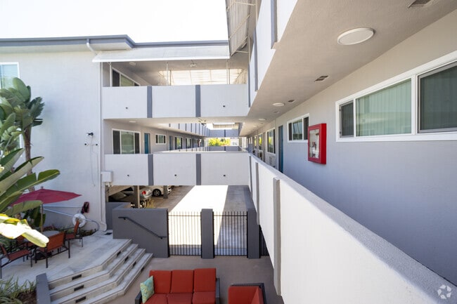 Segundo piso - South Olive Apartments