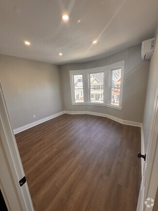 Building Photo - 442 Hudson Ave