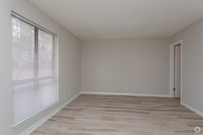 3BR, 2BA - Aspen Woods