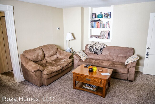 Building Photo - 1 br, 1 bath House - 1122 E Walnut Apt