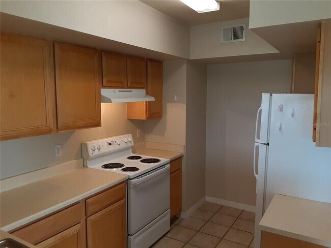 Building Photo - 2950 Viscaya Pl