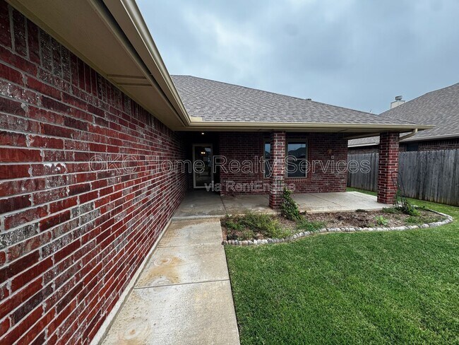 Building Photo - 8020 Kaden Rd