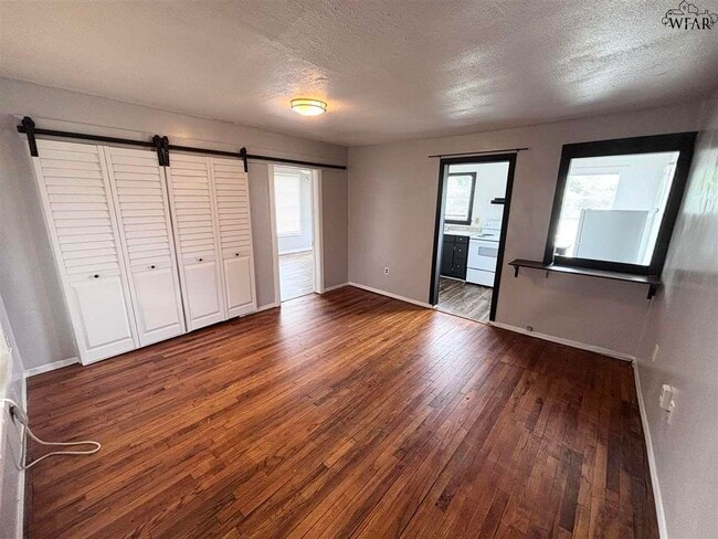 Building Photo - 1513 P B Ln