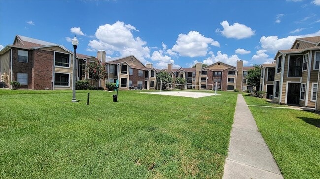 Foto del edificio - 5500 Devonbriar Way