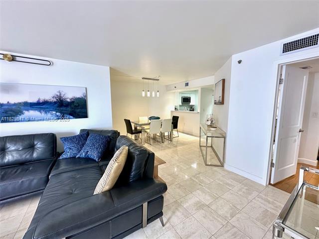 Building Photo - 5757 Collins Ave
