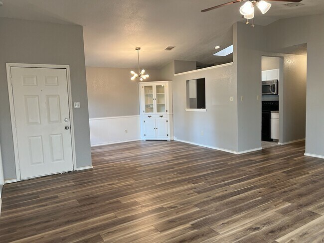 Foto del edificio - 759 Meadowcreek Ct