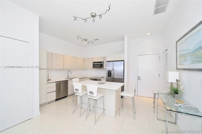 Building Photo - 2600 E Hallandale Beach Blvd