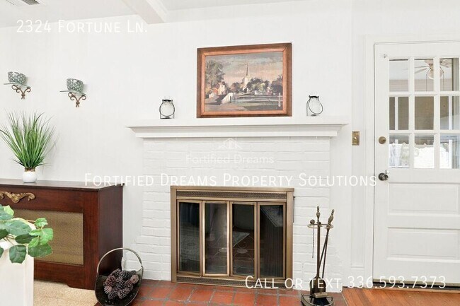 Foto del edificio - 2324 Fortune Ln