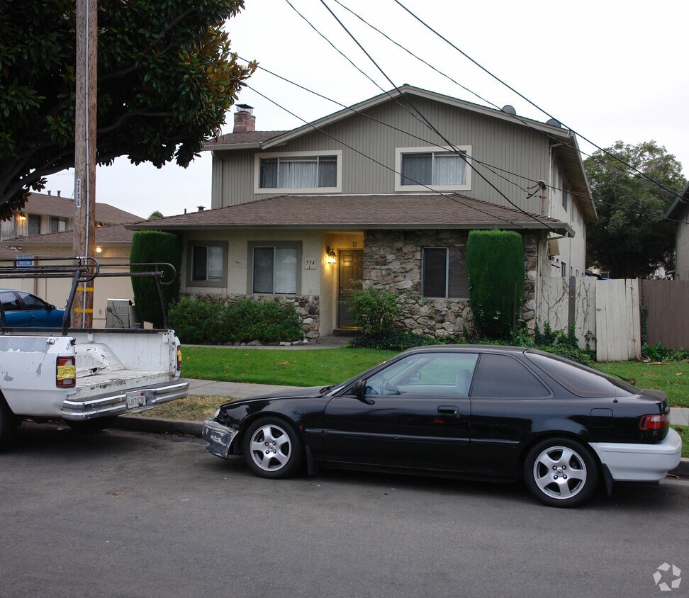 Primary Photo - 554 Columbia Ave
