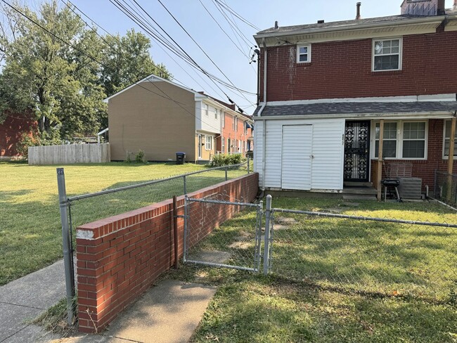 Building Photo - 3405 Chauncey Ave
