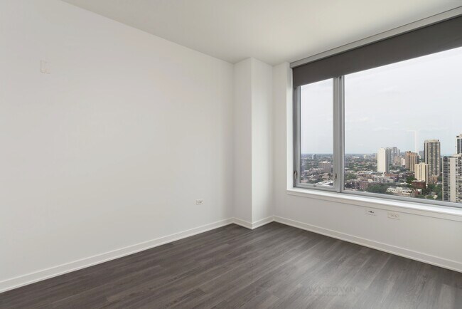 Foto del edificio - 1254 N La Salle Dr