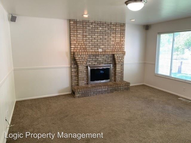 Building Photo - 934 E Sego Lily Dr