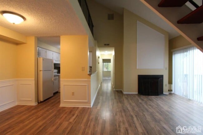 Building Photo - 1618 Aspen Dr