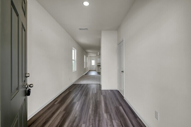 Foto del edificio - 15009 Ronan Dr