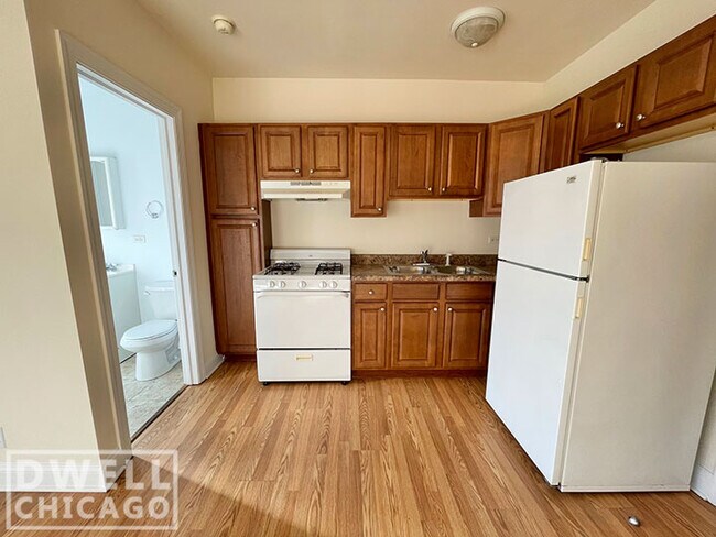 Foto del edificio - 2606 N Kimball Ave