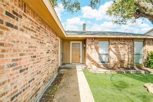Building Photo - 6839 Tara Dr
