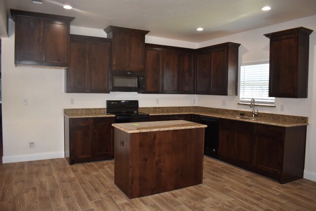 Foto del edificio - 1213 Hemphill St