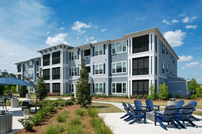 Building Photo - Encore On The Green