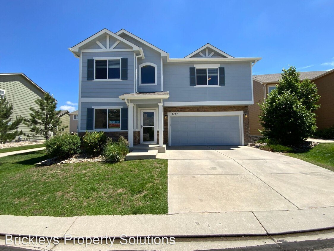 3 br, 2.5 bath House 5747 Caithness Pl House Rental in Colorado