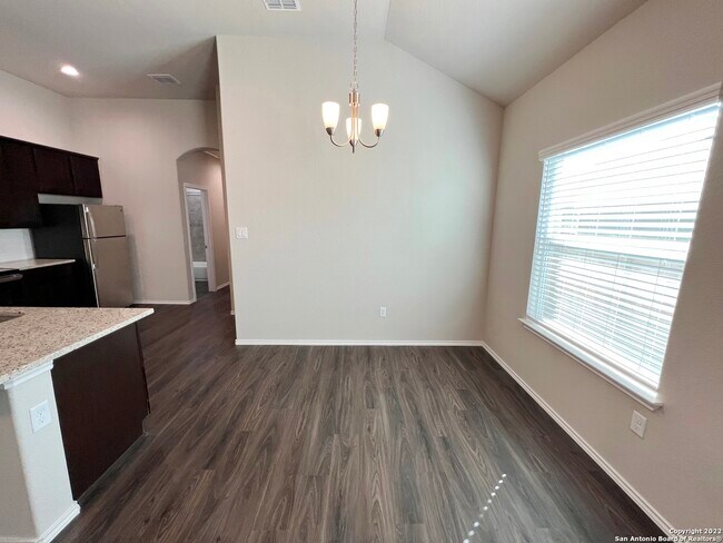 Foto del edificio - 629 Heathers Wy