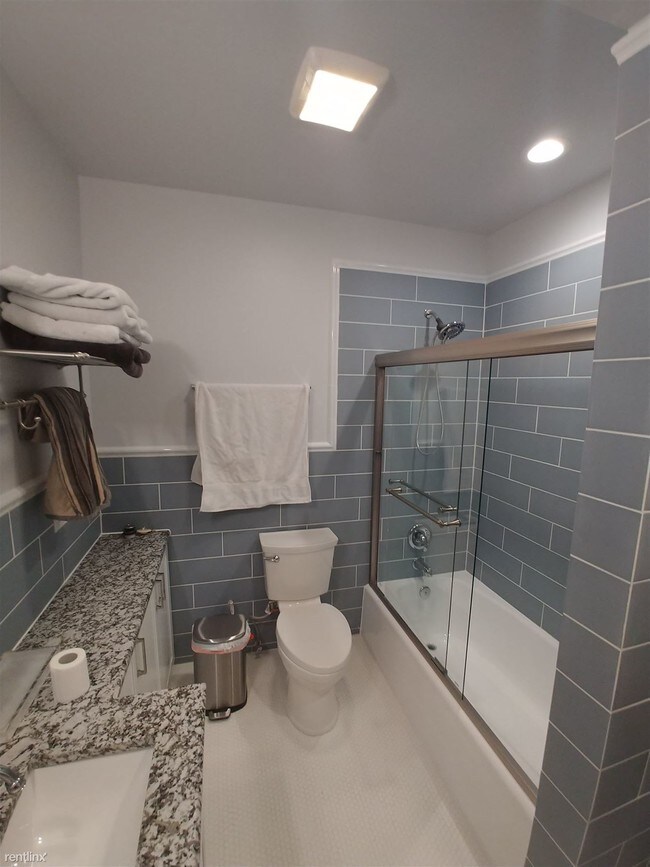 Foto del edificio - 347 W Dickens Ave