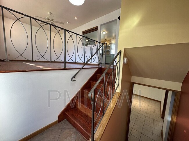 Foto del edificio - 944 W 54th Pl