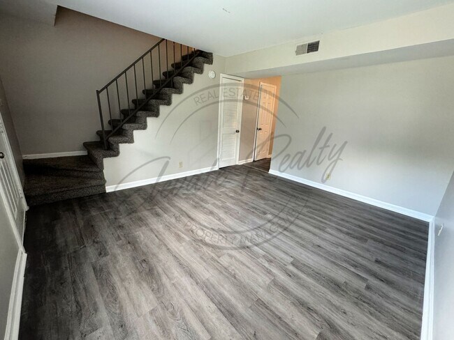 Foto del edificio - Updated Two-Bedroom Duplex for Rent Near Trinity Hills, Nashville!