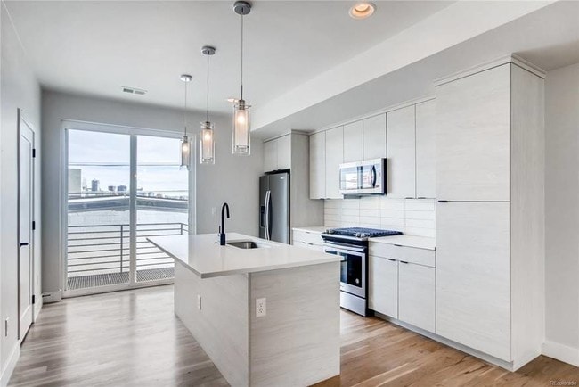 Photo - 1906 Grove St Townhome