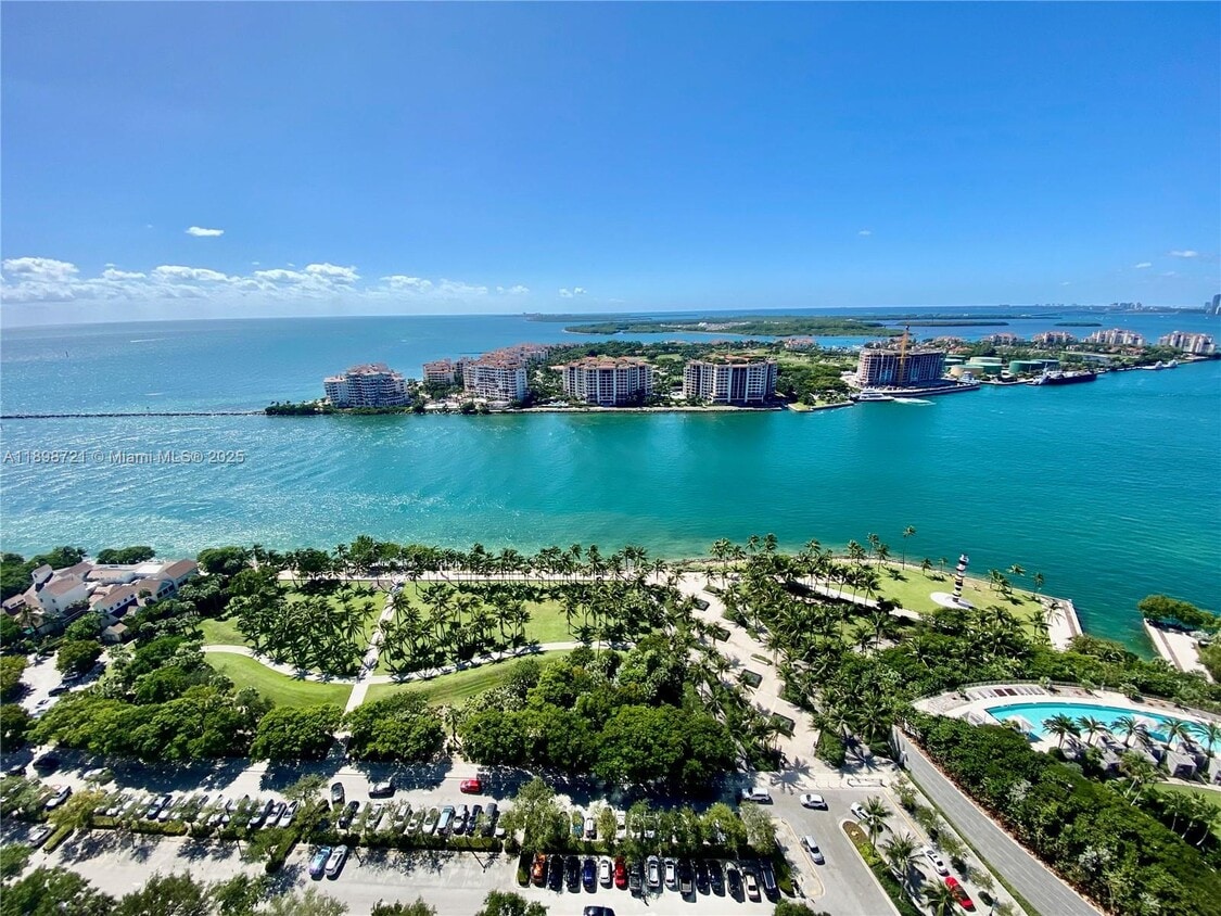 Foto principal - 300 South Pointe Dr