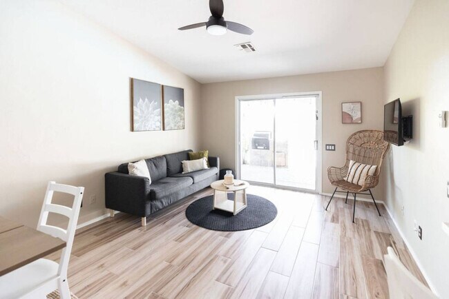 Foto del edificio - 3350 E Tonto Ln