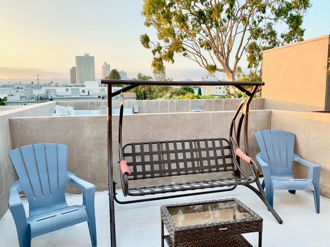 Building Photo - 11753 Iowa Ave