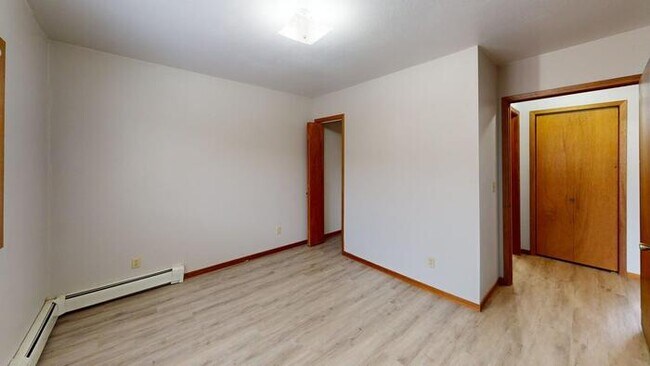 Foto del edificio - 1943 E Capitol Ave