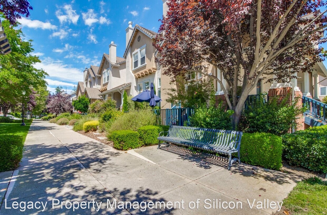 Primary Photo - 2 br, 2.5 bath House - 333 Eaton Lane