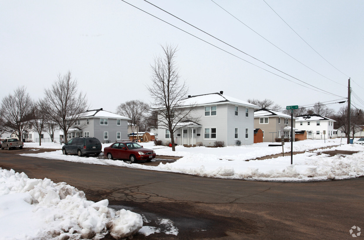 Primary Photo - 701-721 19th Ave E