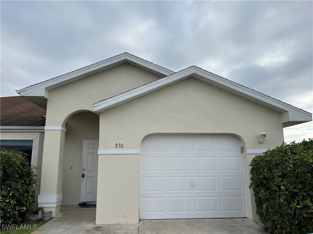 Foto principal - 830 Diplomat Pkwy E