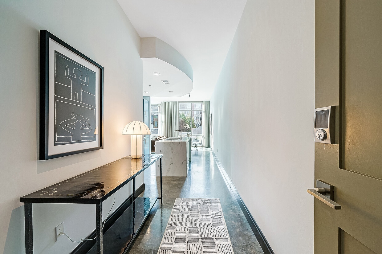 Foto principal - 905 Juniper St NE