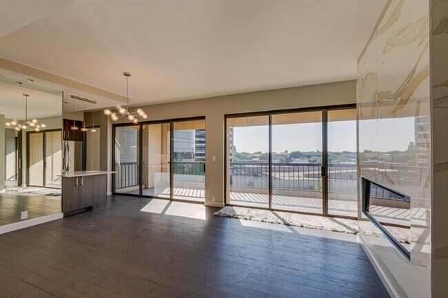 Building Photo - 3831 Turtle Creek Blvd